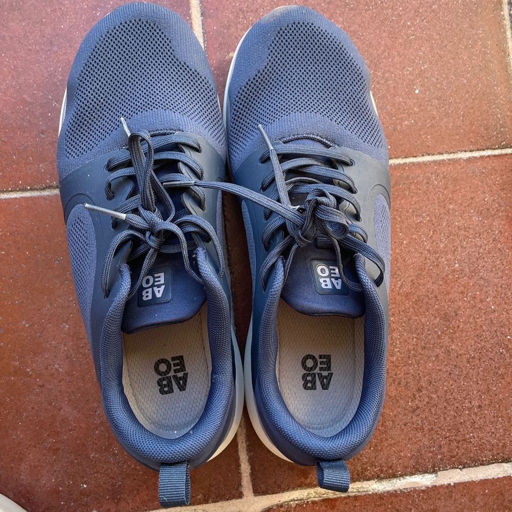 ABEO Navy Lace-Up Sneakers